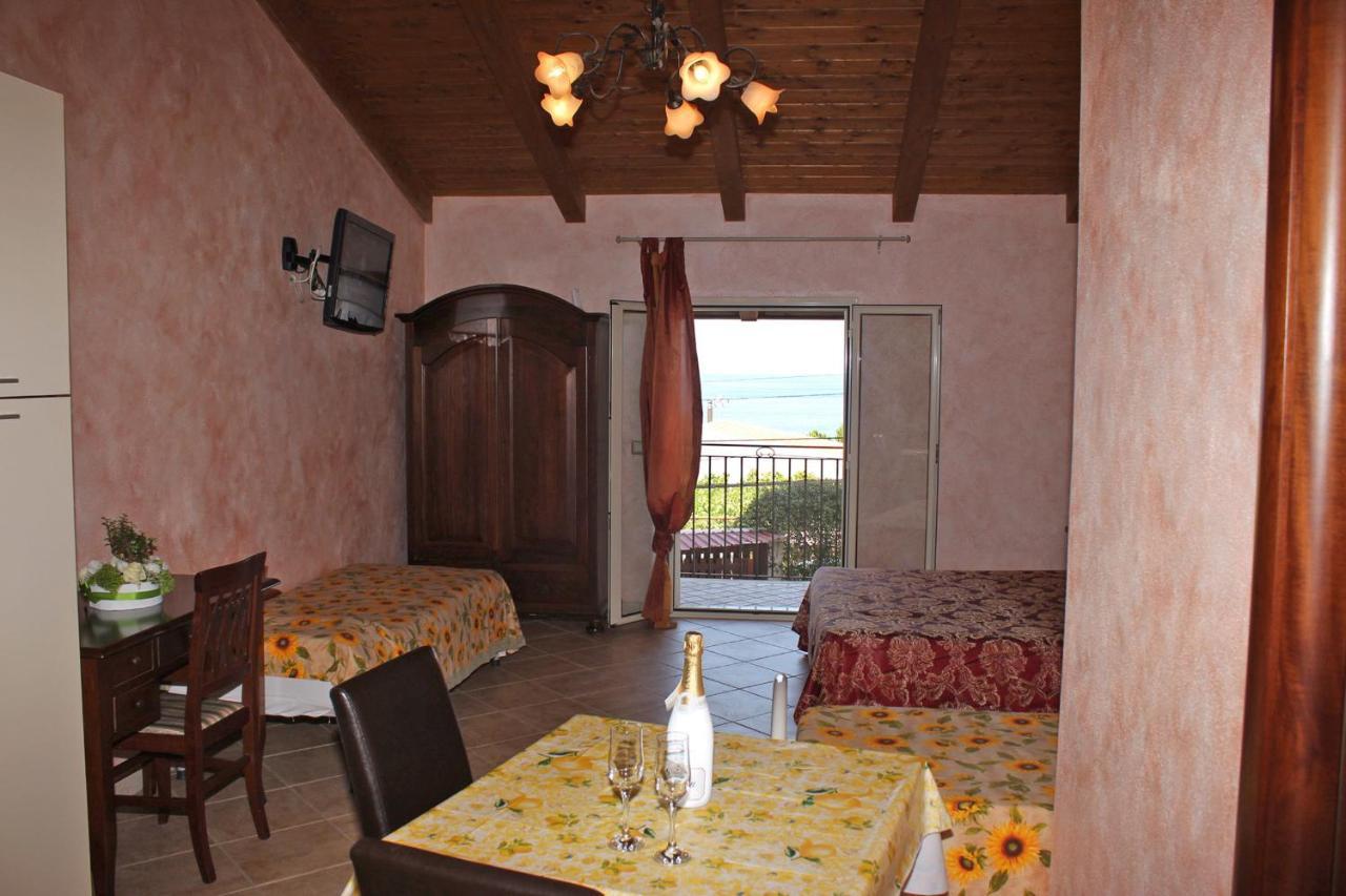 Villa Paladino - B&B E Guest House 希拉 外观 照片
