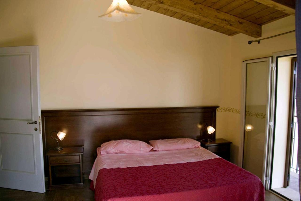 Villa Paladino - B&B E Guest House 希拉 外观 照片